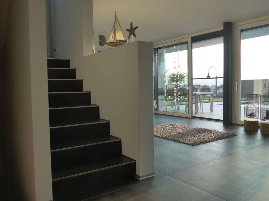 Treppe mit Fliesen von Schmidmeister Fischer AG