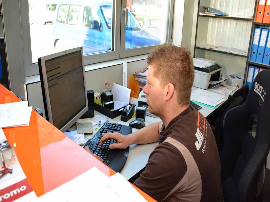 Carrosserie et tôlerie - Garage Jospeed - Evionnaz