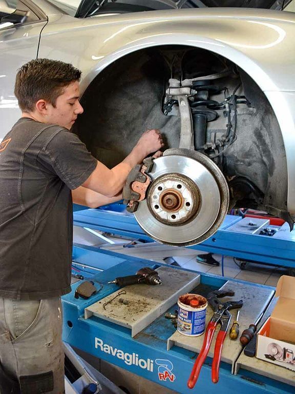 Carrosserie et tôlerie - Garage Jospeed - Evionnaz