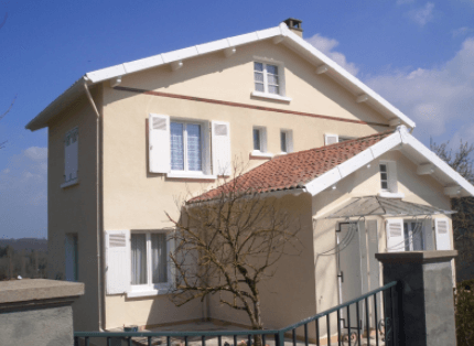 Une façade comme neuve, après travaux  Europe Toiture