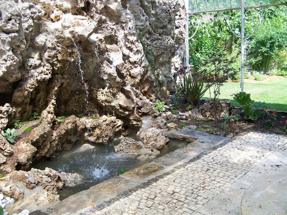 rocaille bassin naturel