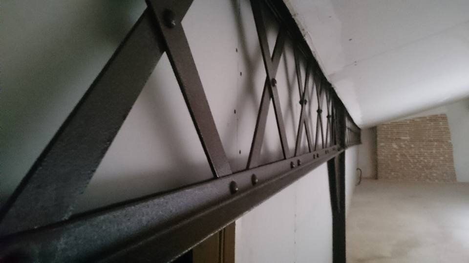 Structure et ossature plafond en plâtre