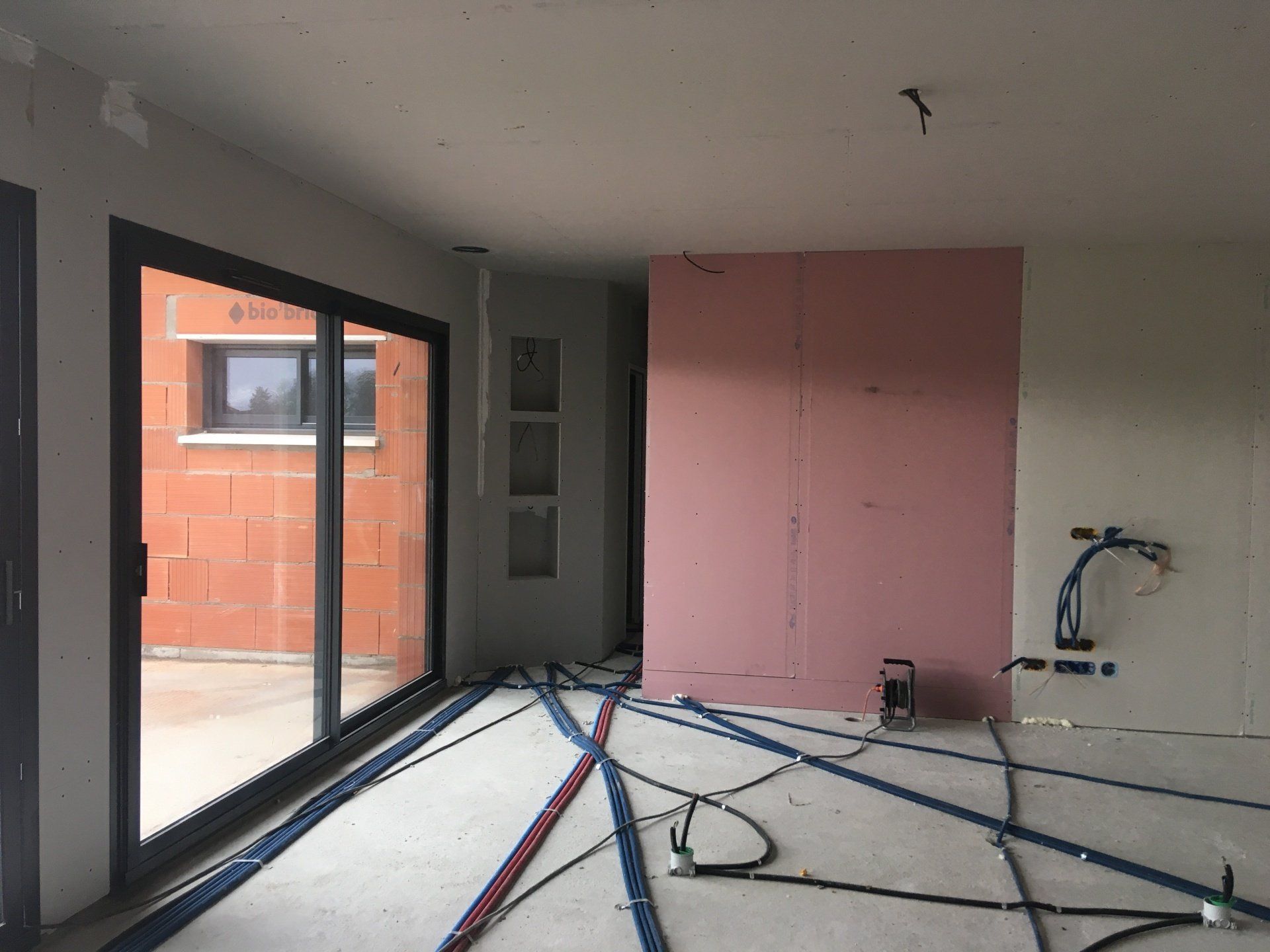 Mur plâtre cloison espace