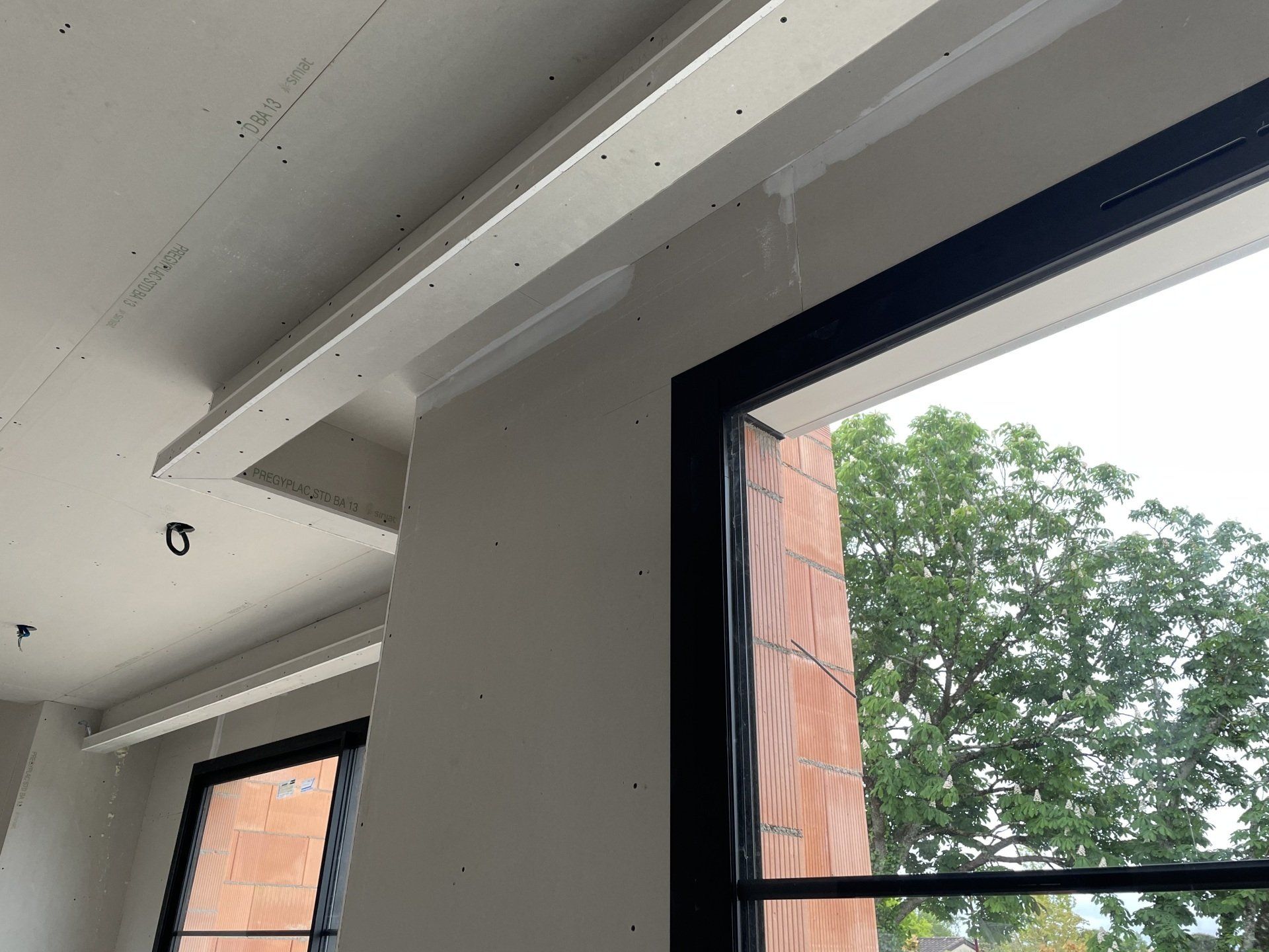 Faux plafond plaque lame structure