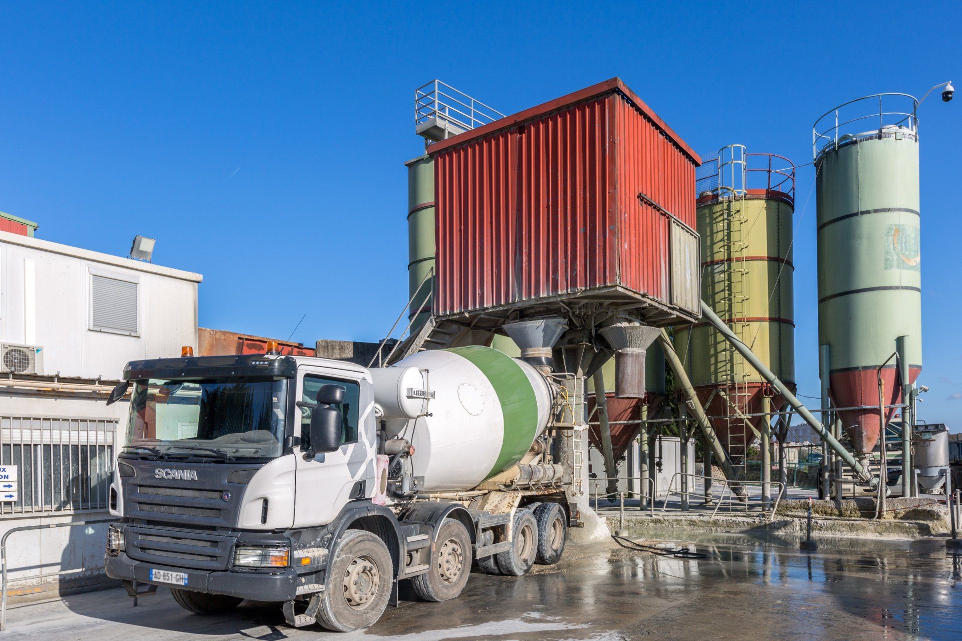 Camion malaxeur béton