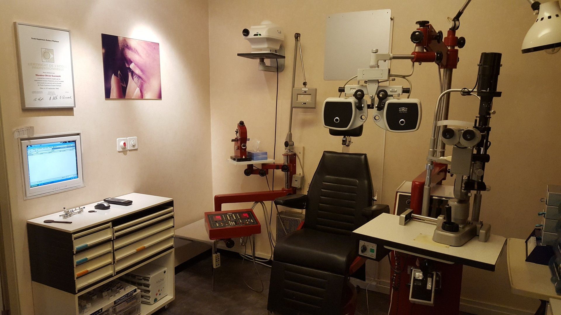 galerie-photos-examen-de-vue-et-de-conduite-optique-riponne-lausanne