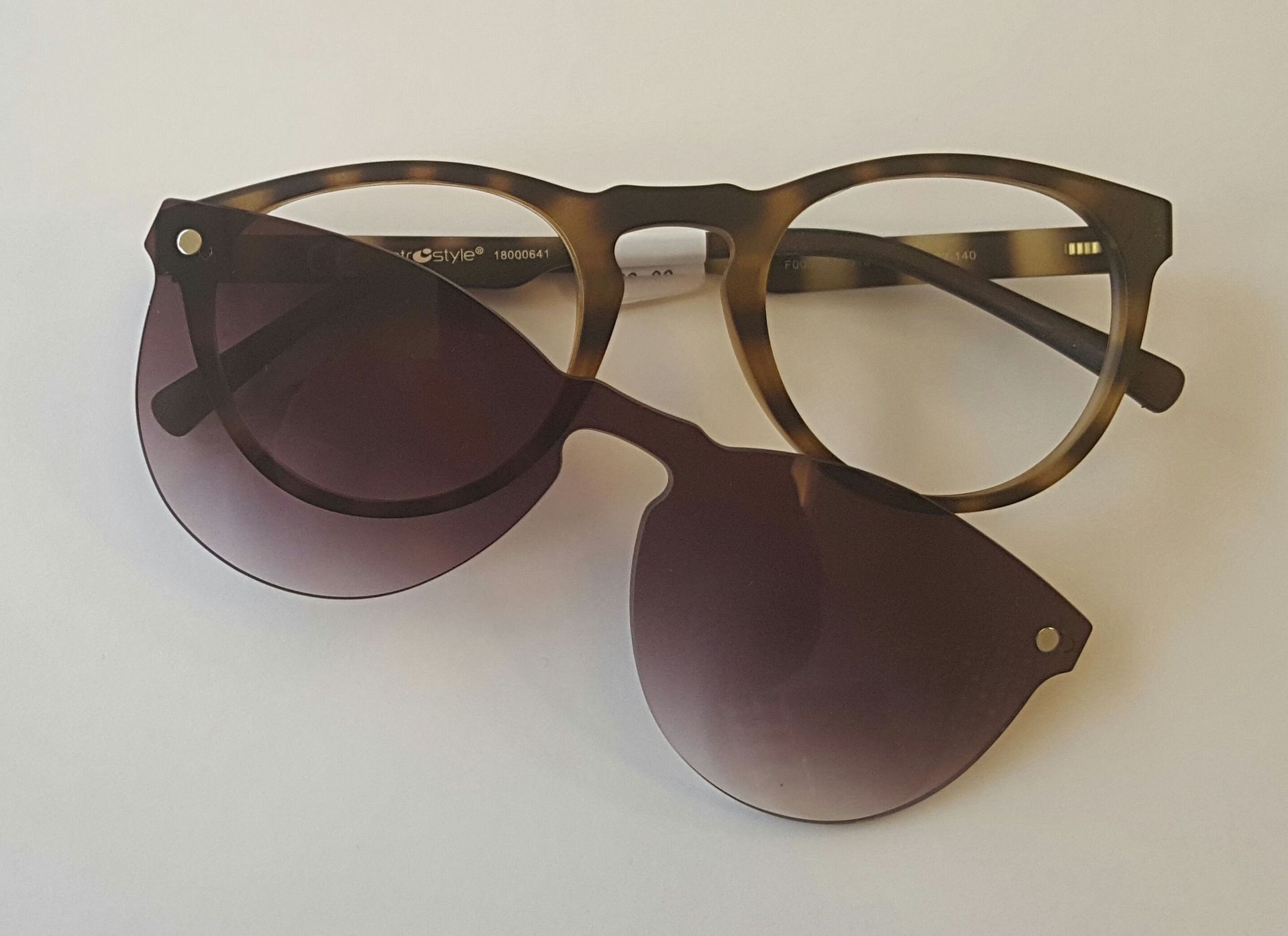 galerie-photos-examen-de-vue-homme-femme-enfant-optique-riponne-lausanne