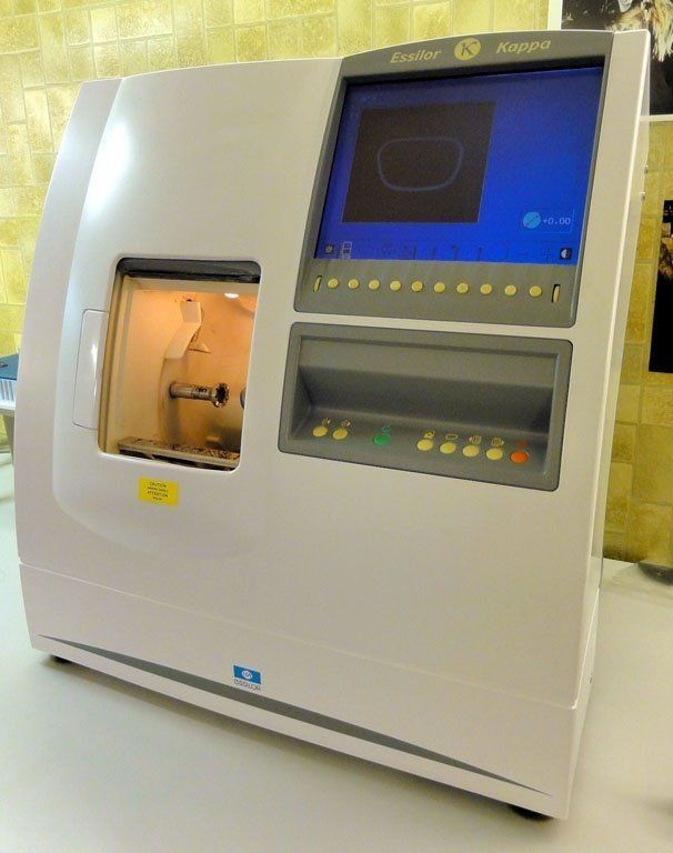 galerie-photos-meulage-d-un-verre-optique-riponne-lausanne