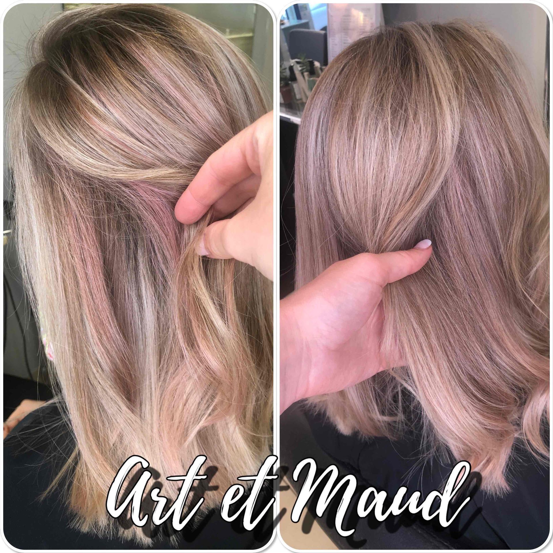 Deux photos de cheveux blonds coiffés, avec une main tenant une section ; des teintes roses sont visibles.