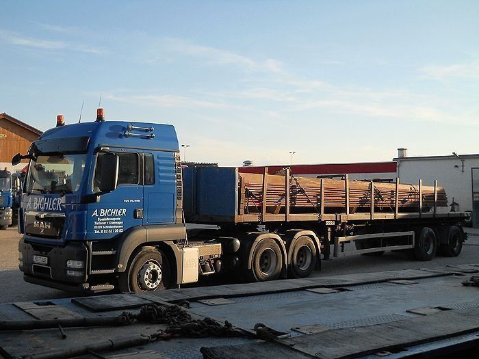 Transporte von Rammmaterial / Baustahl