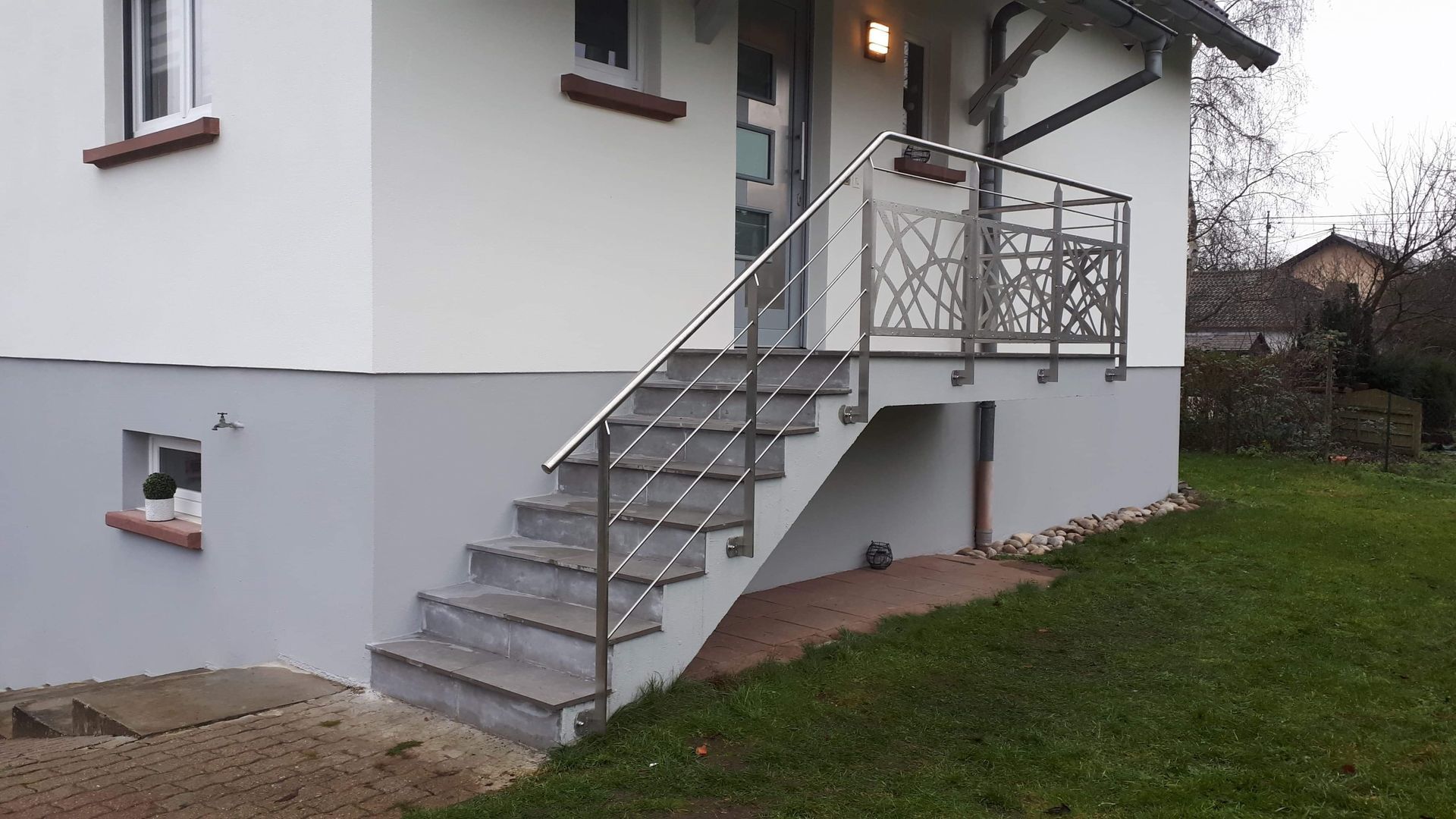 Garde-corps design à motif en métal gris