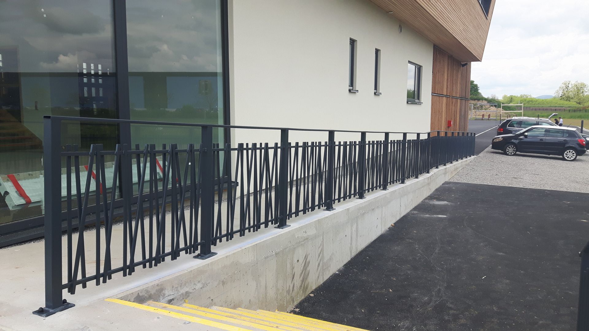 Garde-corps pour rampe d'accès PMR