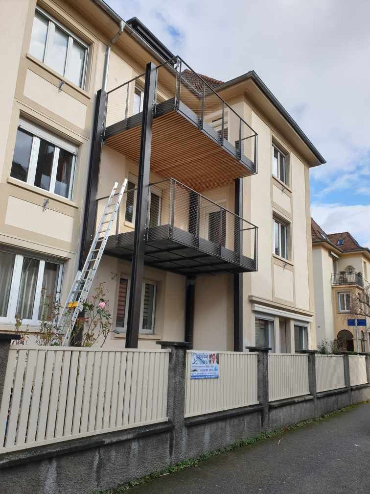 Balcon métallique d'un appartement