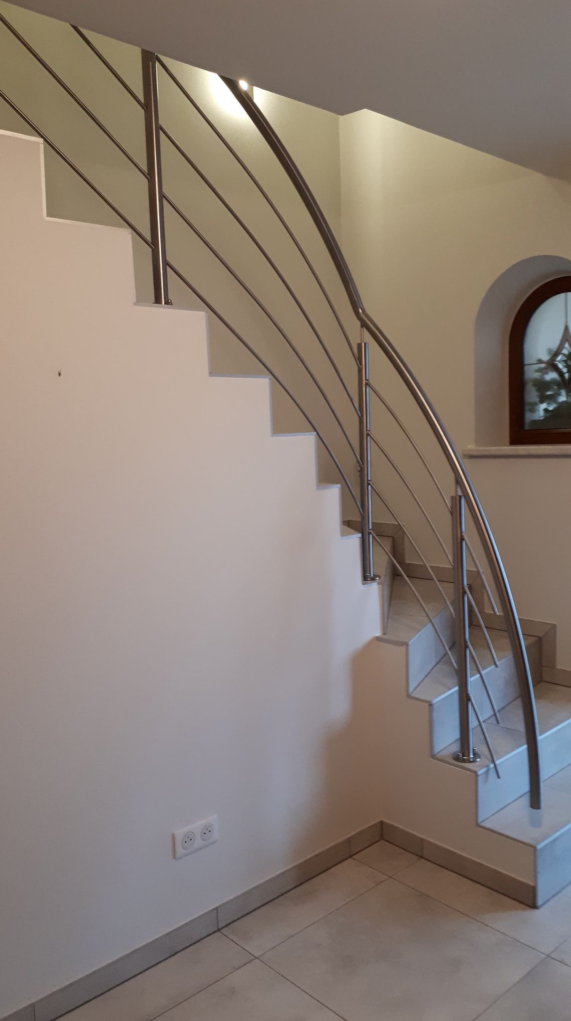 Garde corps en métal gris