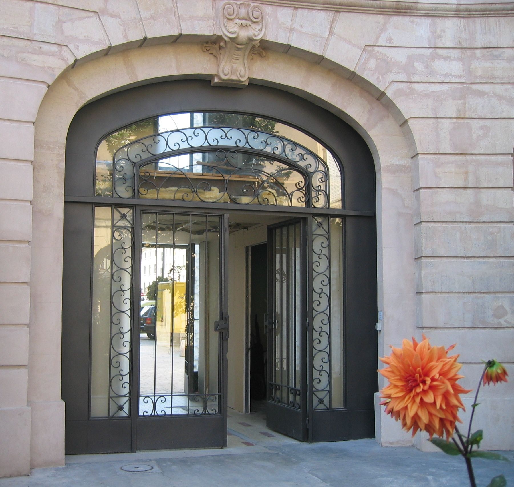 Menuiserie porte d'entrée métallique