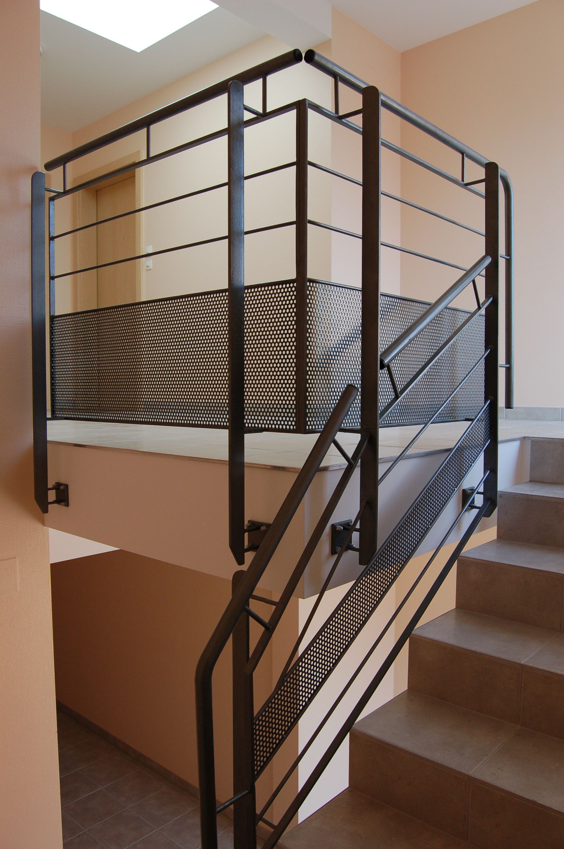 Garde-corps intérieur en métal noir