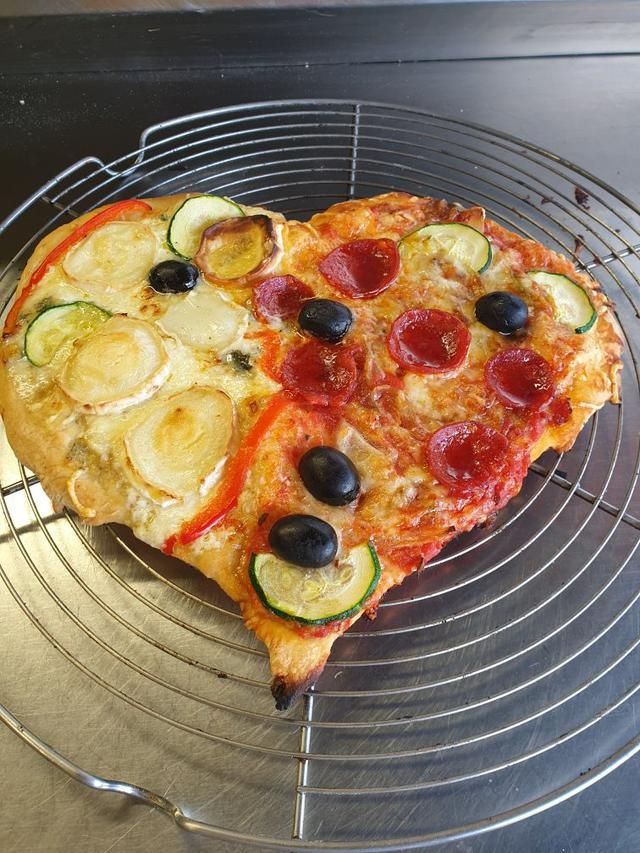 Pizza en forme de cœur pour la Saint-Valentin