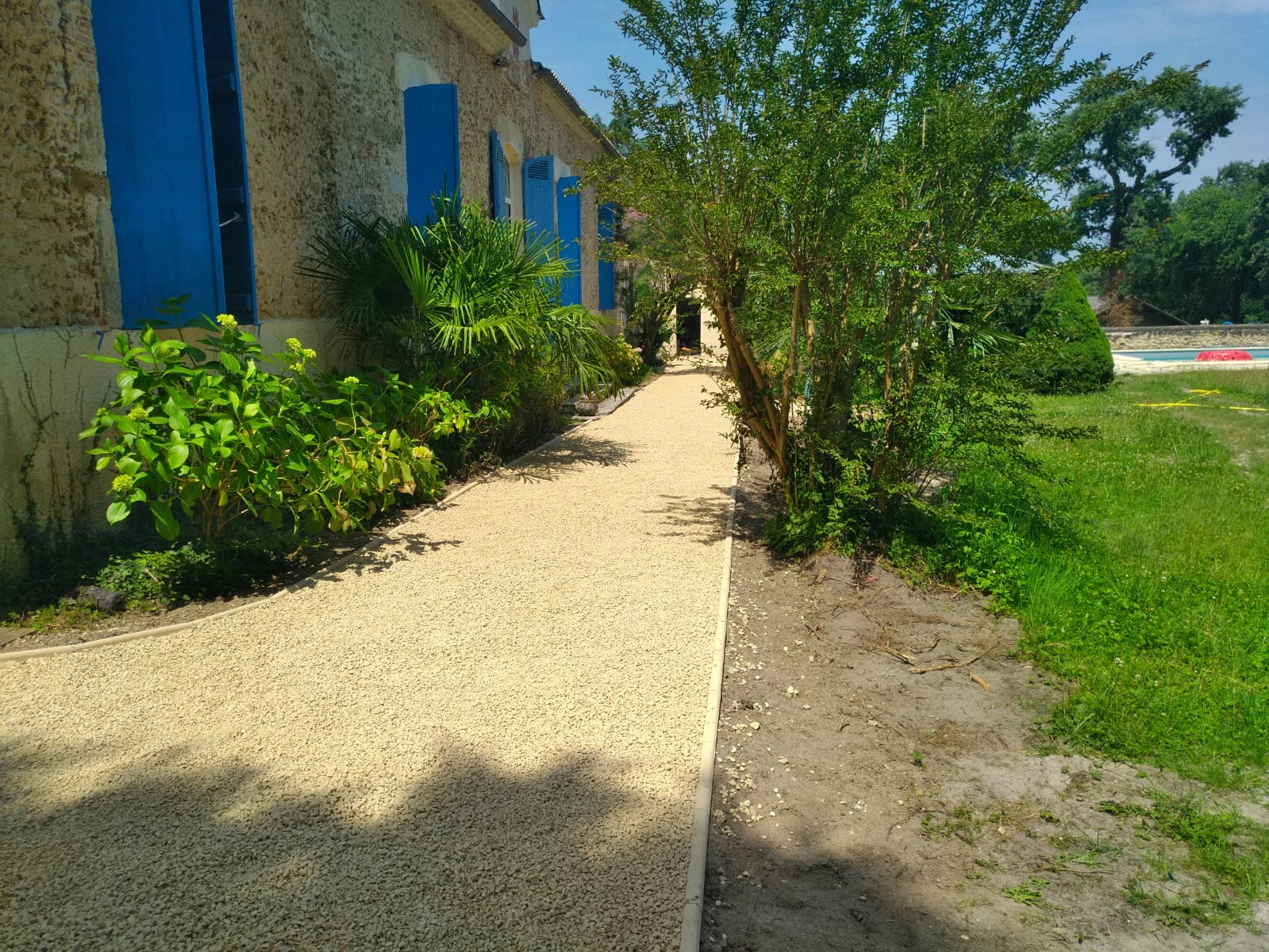 Allée de cailloux de Saint-Martin-d’Oney