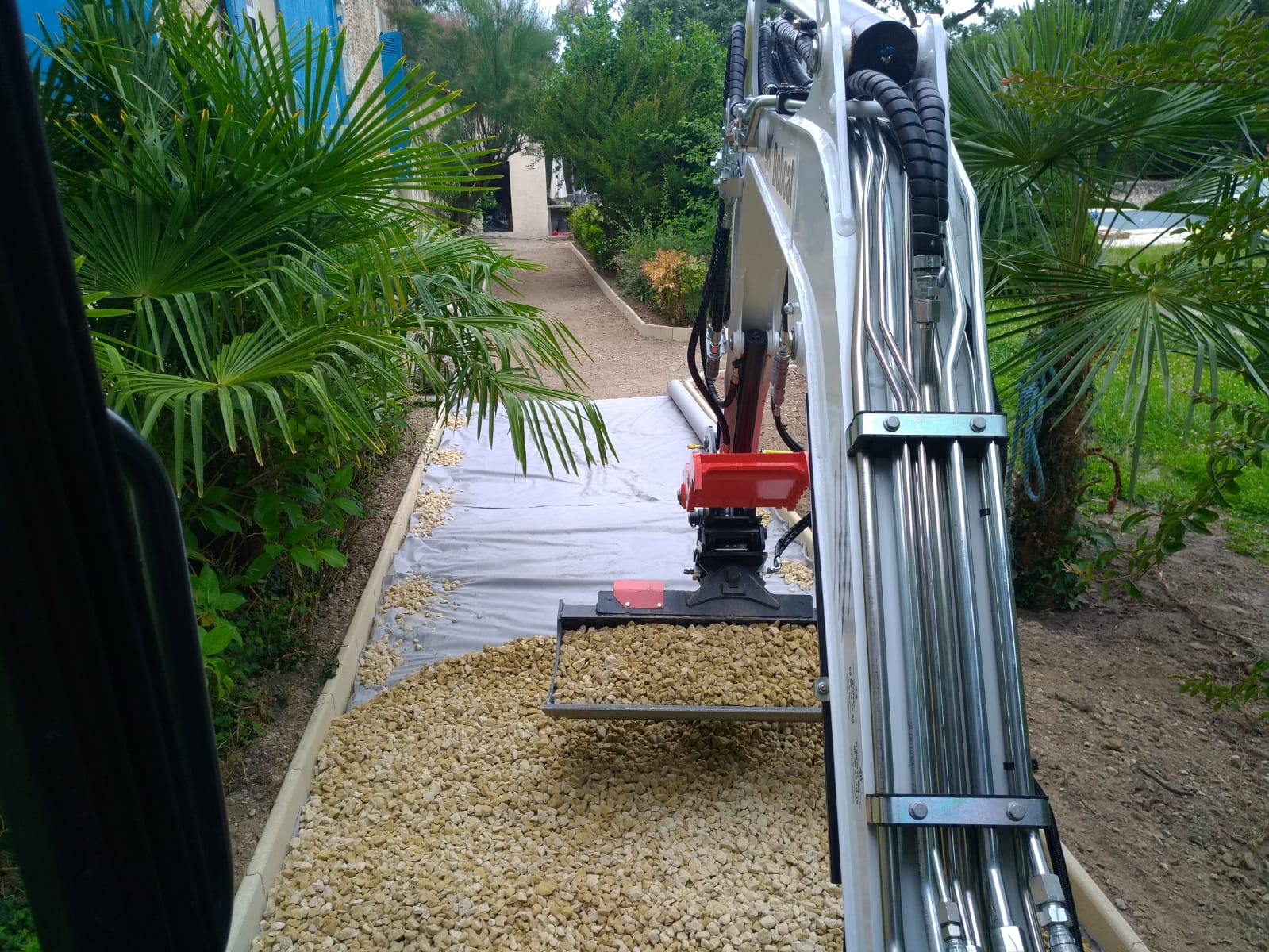 Pose de cailloux de Saint-Martin-d’Oney