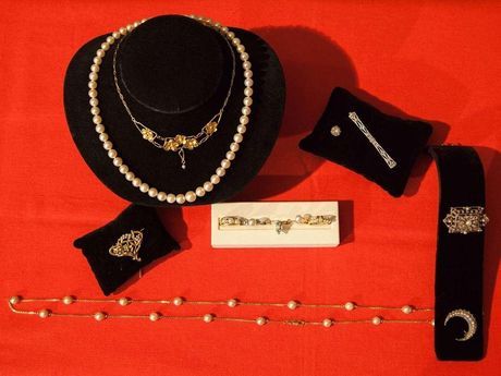 Bijoux en or et perles