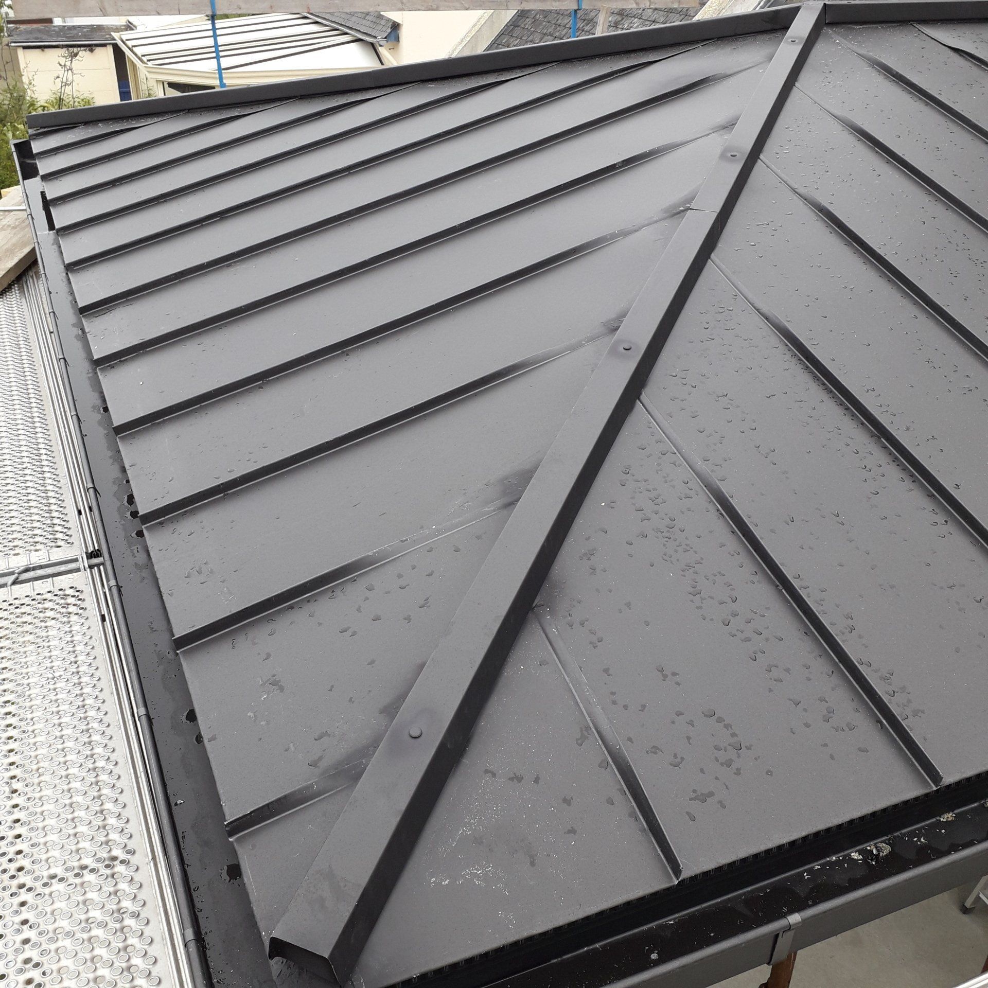 Travaux de zinguerie pour l'écoulement de la pluie