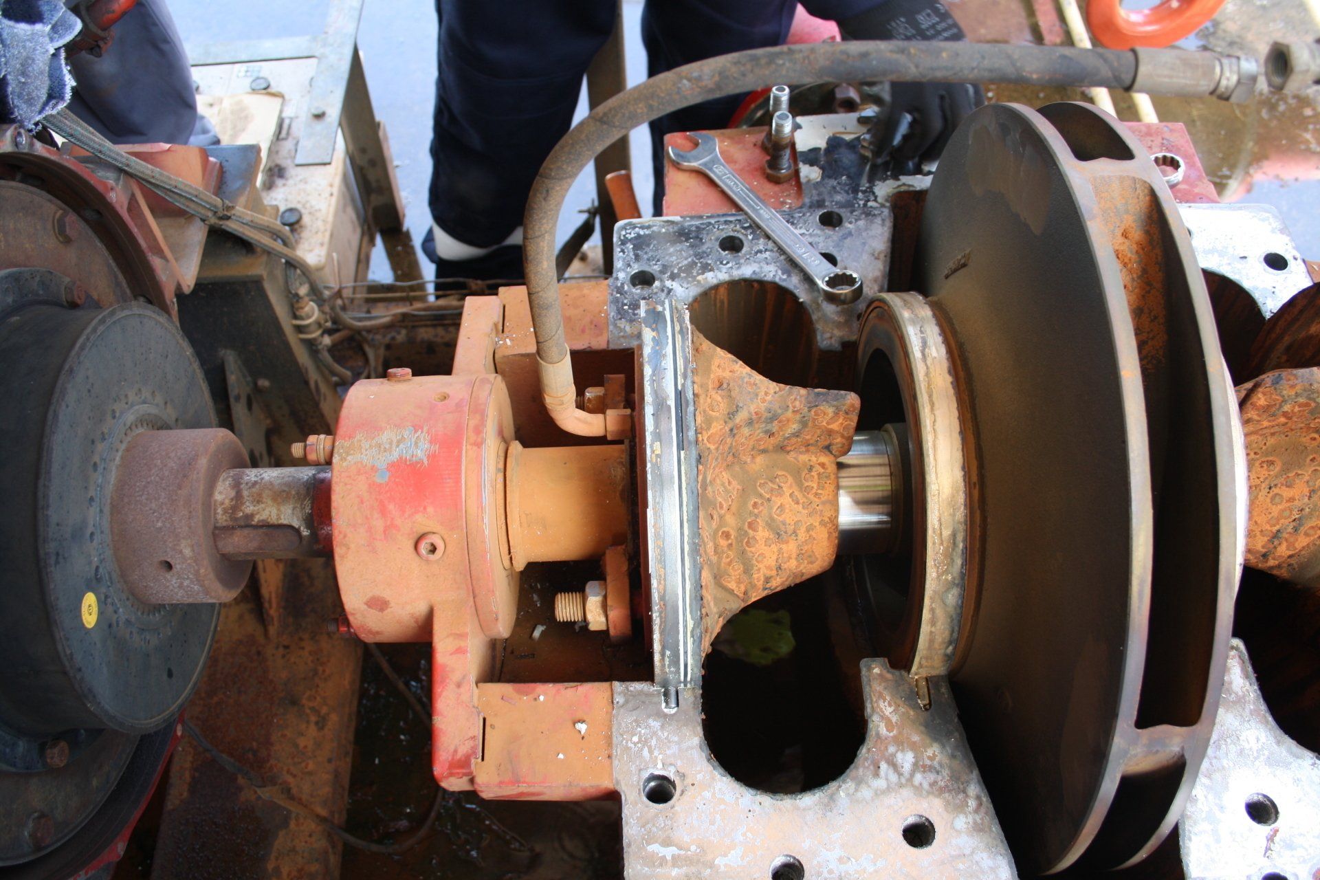 Maintenance pompe incendie dépôt pétrolier