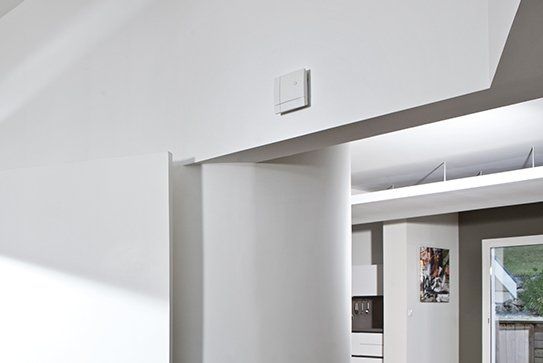 Alarme blanche dans une maison
