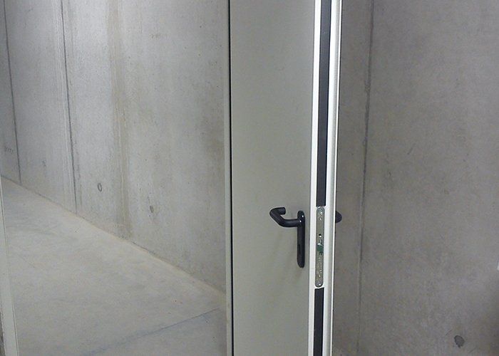 Porte de sous-sol posée par Fleck Sécurité