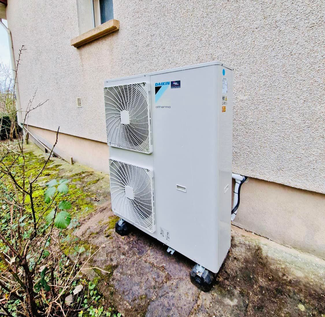 Doubles blocs extérieurs de pompe à chaleur