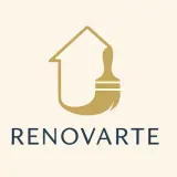 Logotipo dorado de una casa y un pincel sobre la palabra “RENOVARTE” en texto azul oscuro sobre un fondo beige claro.