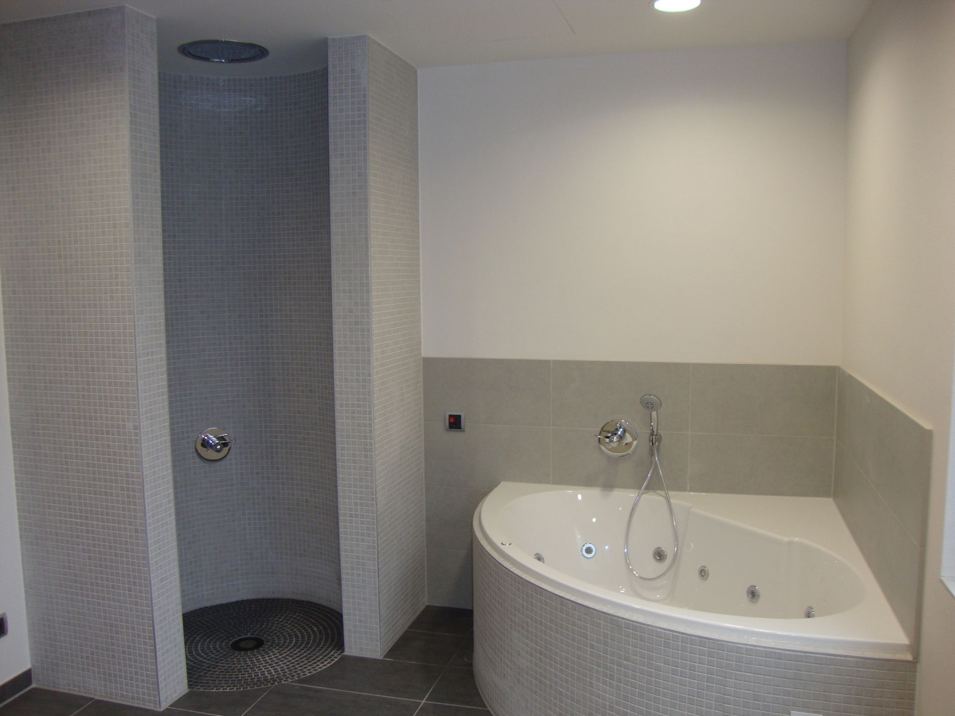 Dusche, Bad, Fliesenboden