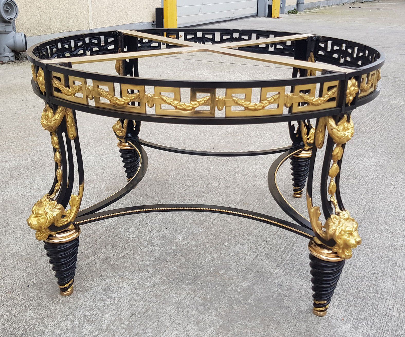 Fabrication de table ornée