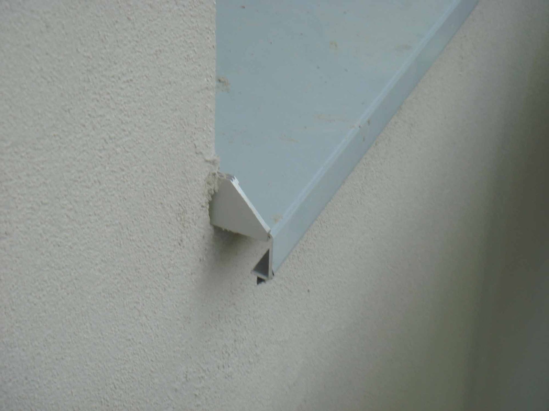 Fensterbank fertig montiert – KlopfensteinSpenglerei