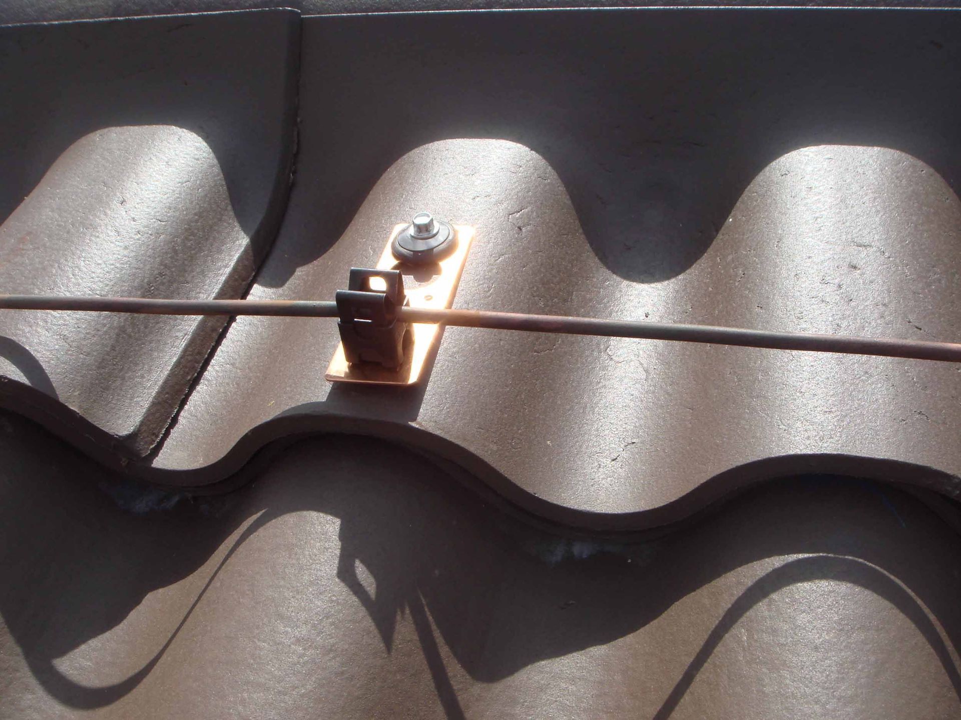 Blitzschutz Befestigung Fangleitung – Klopfenstein Spenglerei