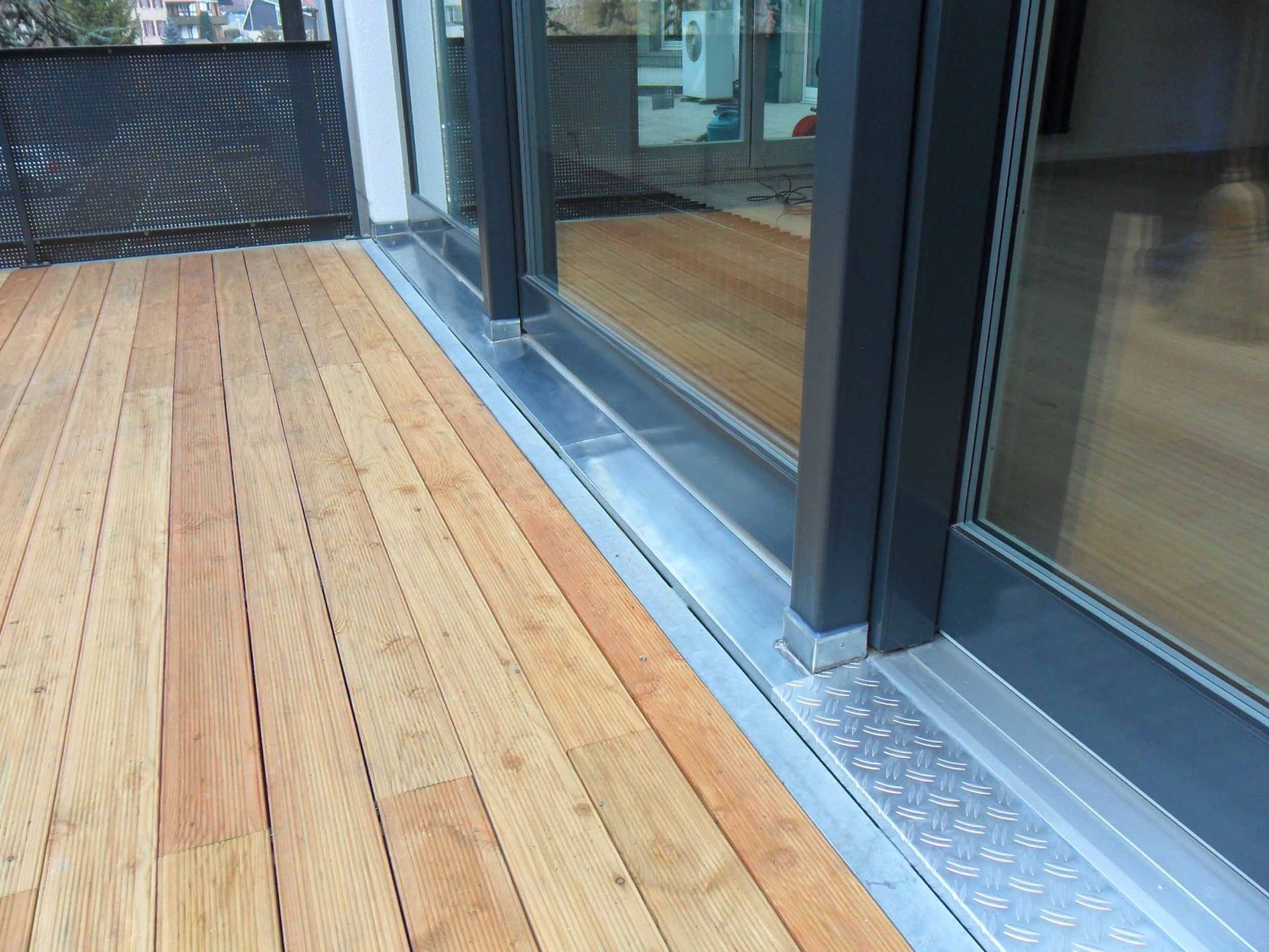 Fensteranschluss bei Flachdach – Klopfenstein Spenglerei