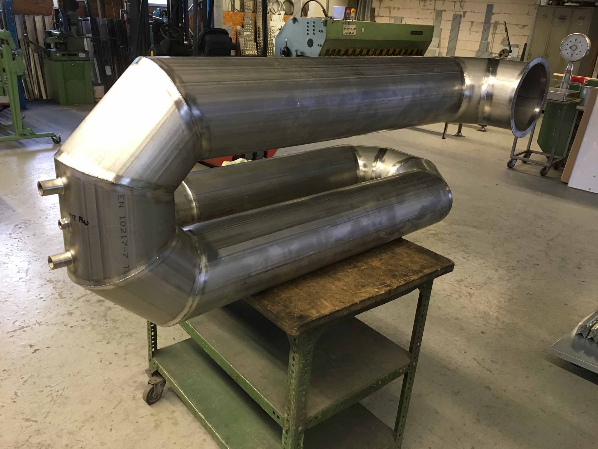 Chromstahlrohr geschweisst – KlopfensteinSpenglerei