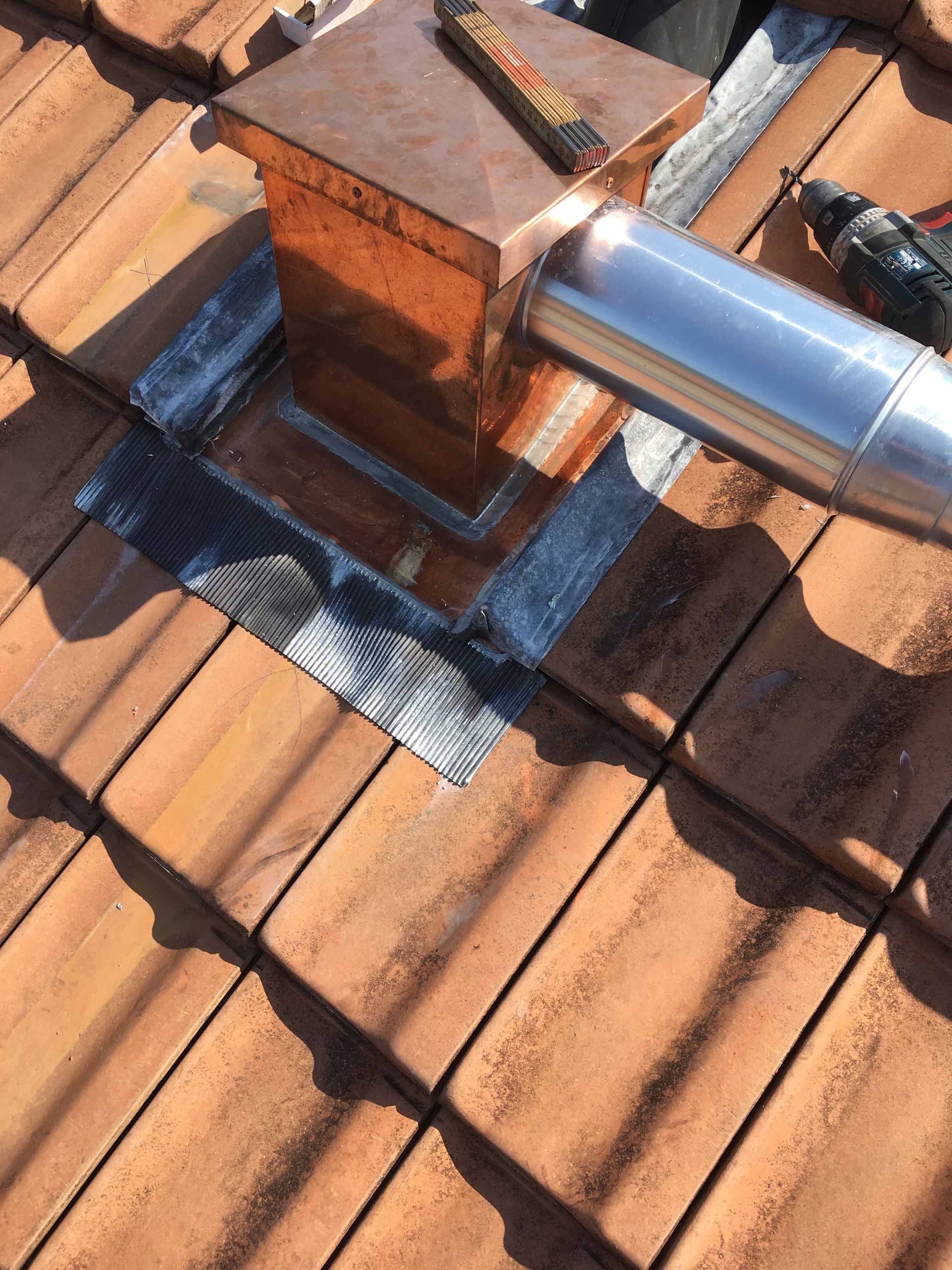 Dachdurchführung bei thermischer Solaranlage – Klopfenstein Spenglerei