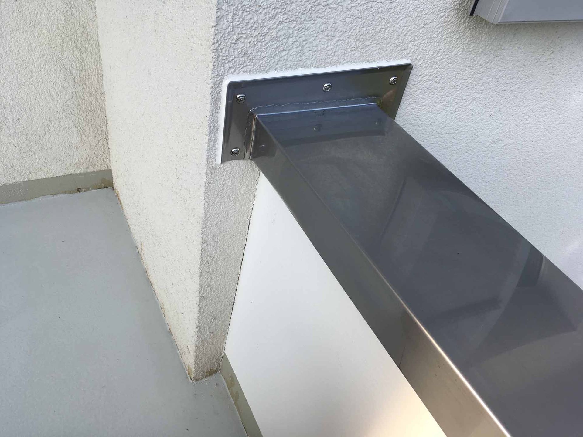 Anschluss an Fassade – Klopfenstein Spenglerei