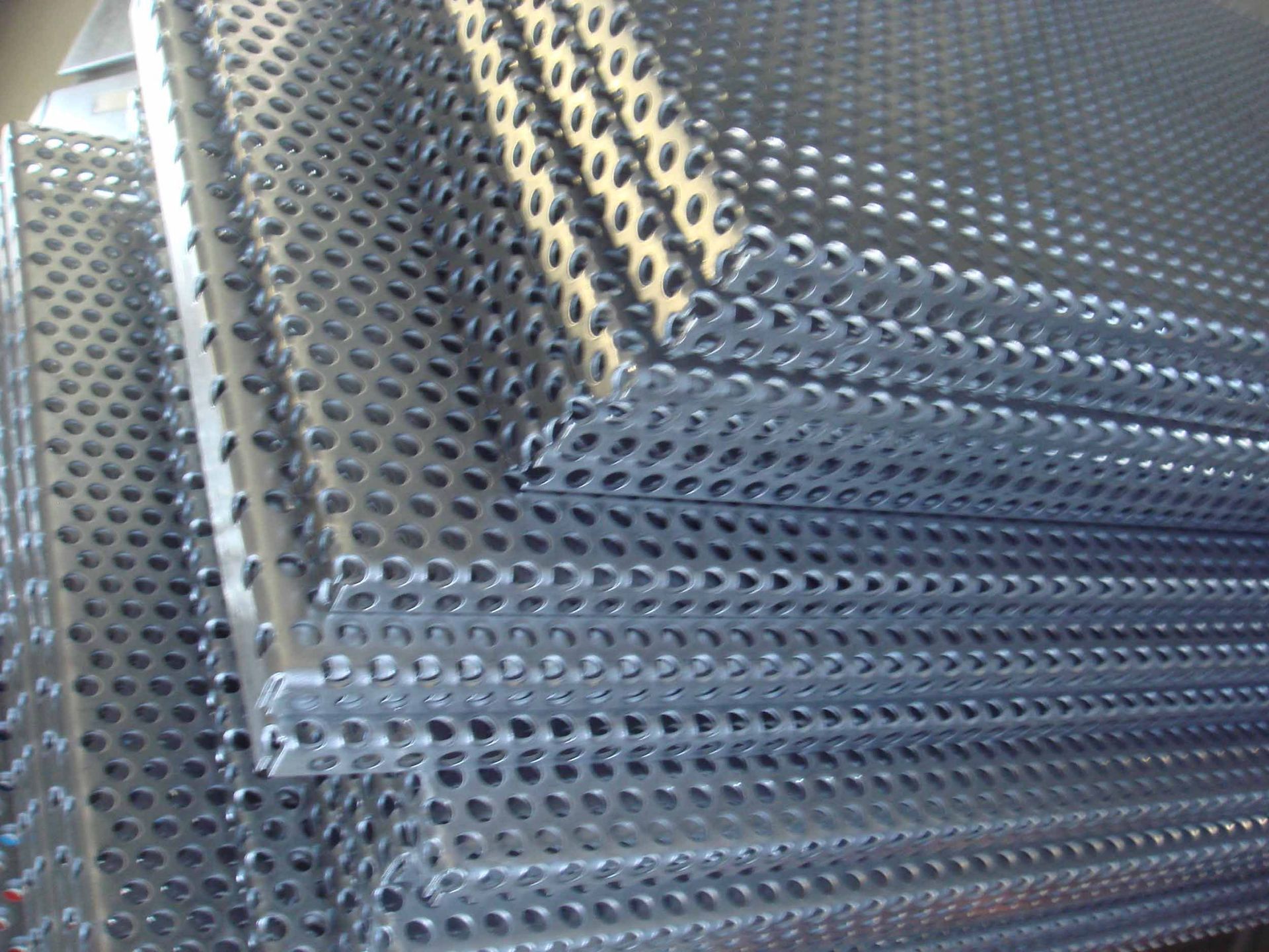 Lochblech abgebogen – Klopfenstein Spenglerei