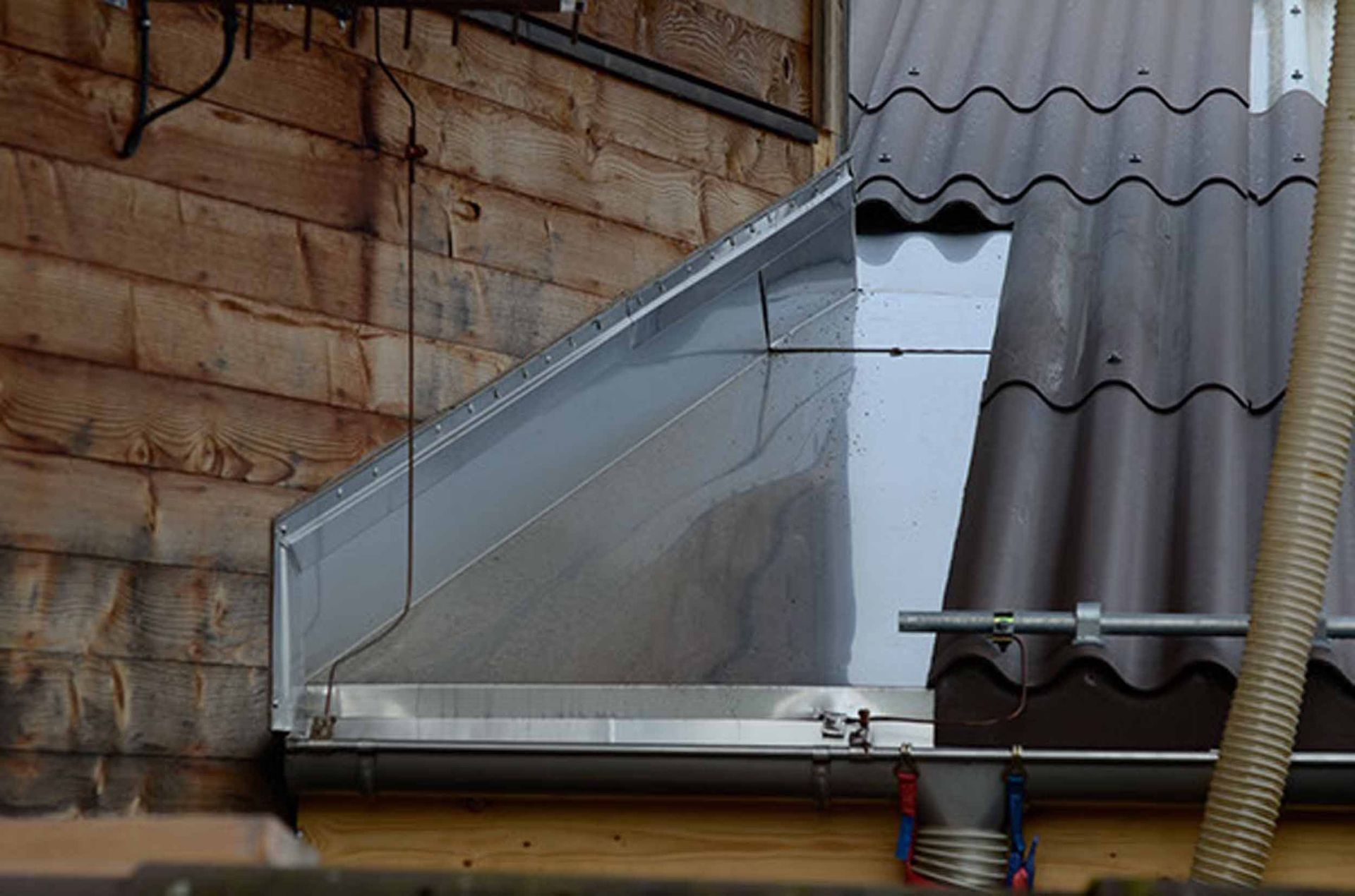 Spenglerarbeiten Steildach Welleternit Klopfenstein Spenglerei