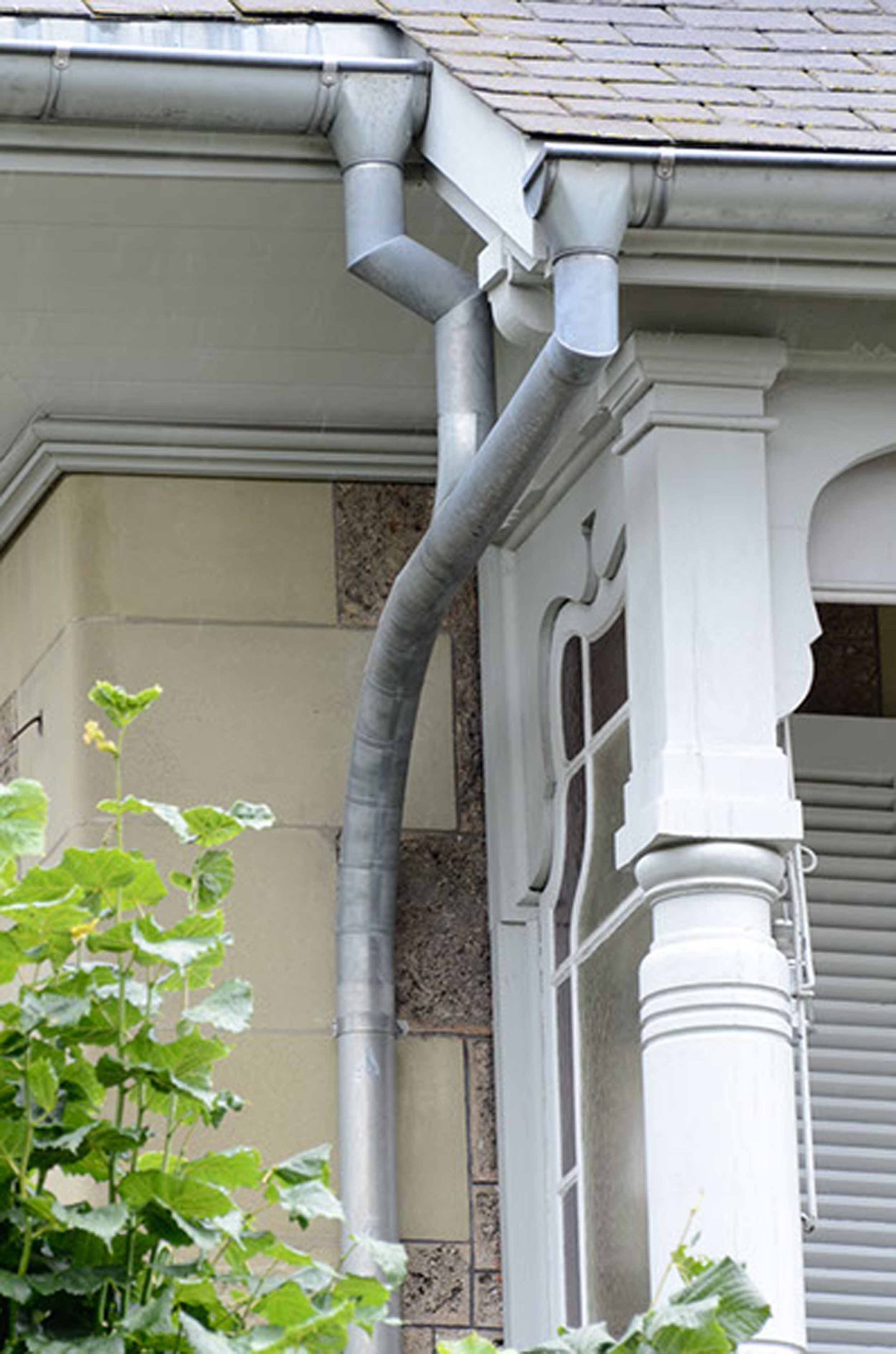 Ablaufrohr in Zink Klopfenstein Spenglerei