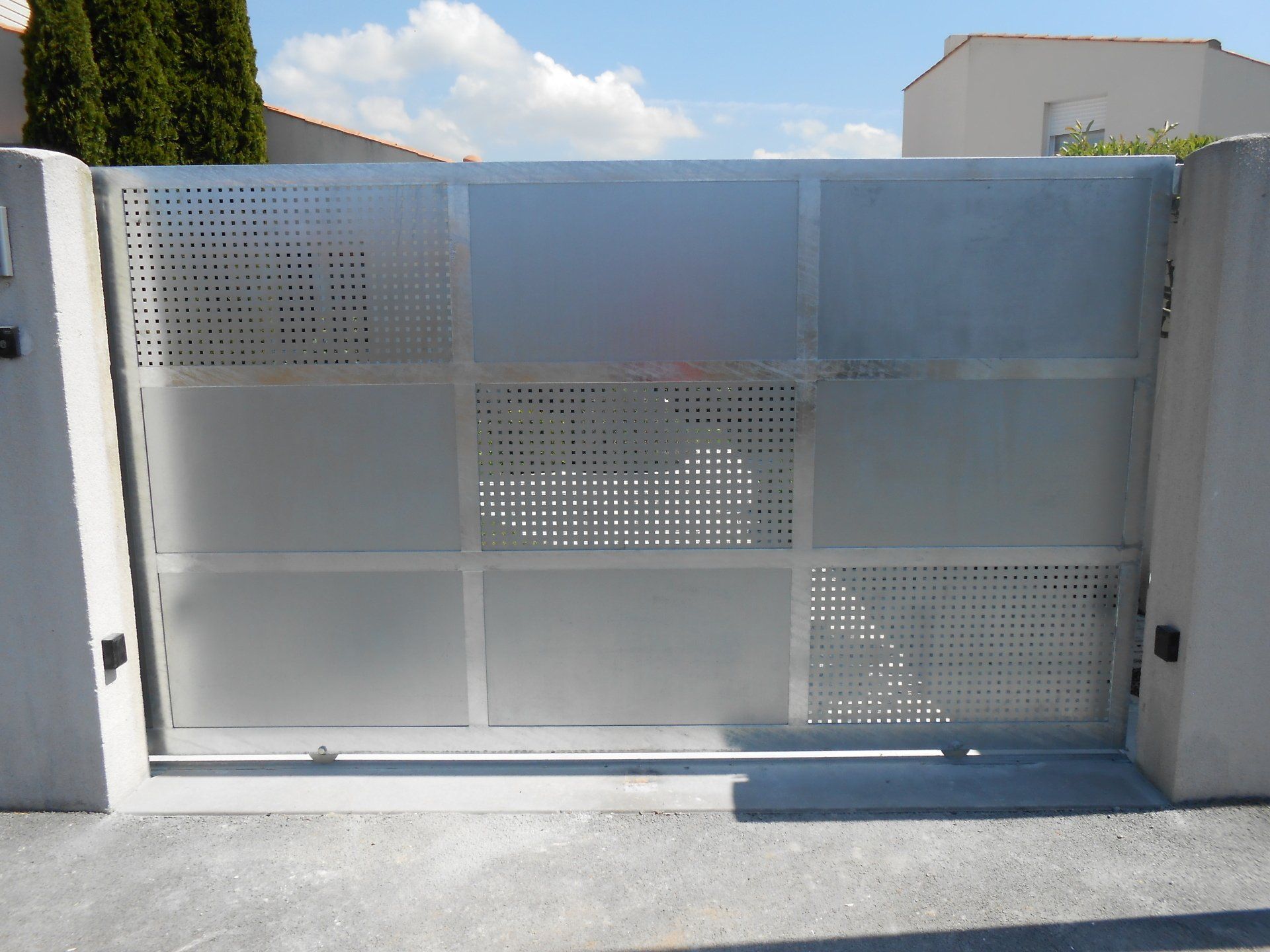 Fabrication sur mesure portail en métal