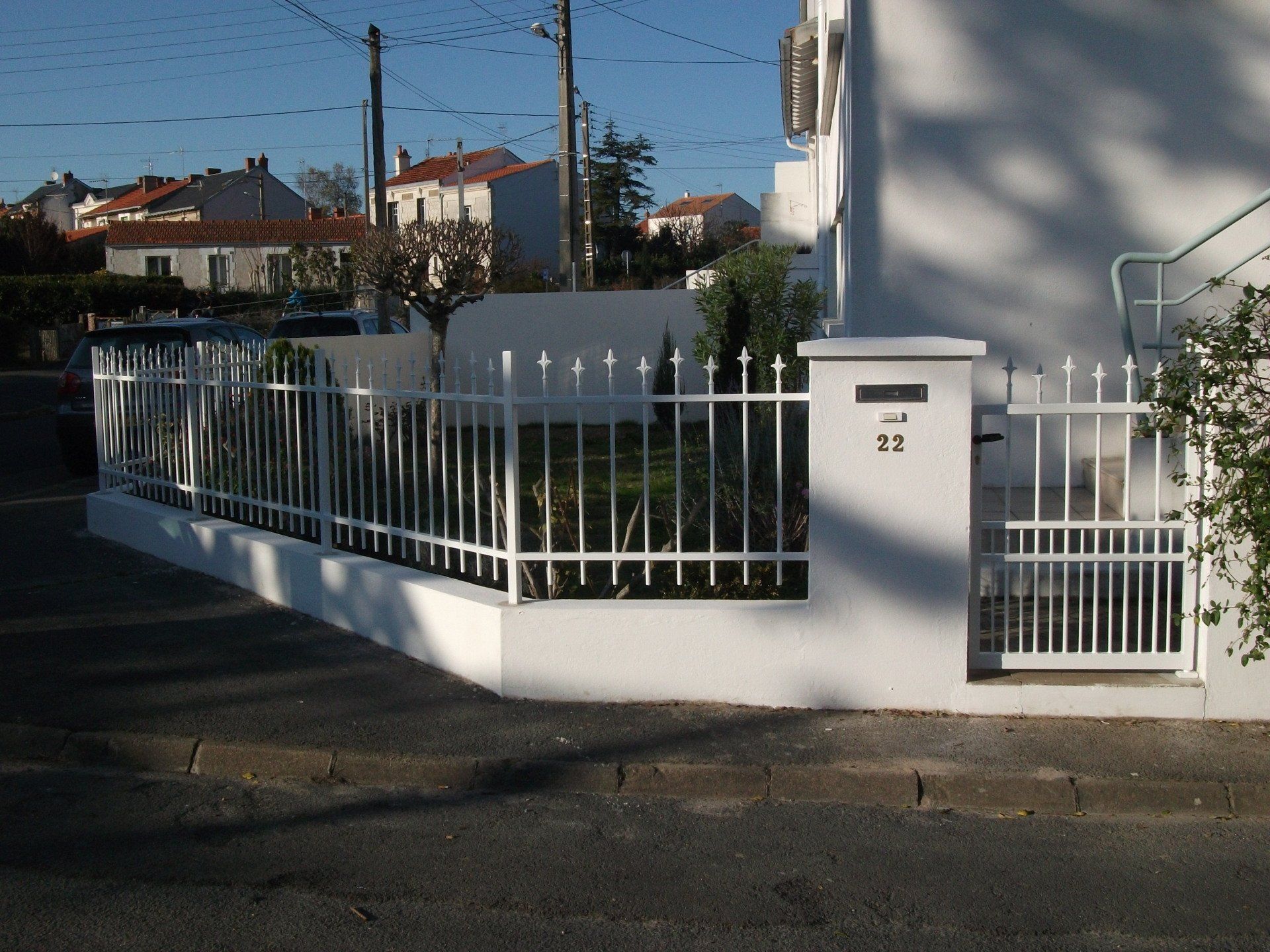 Clôture et portillon en métal