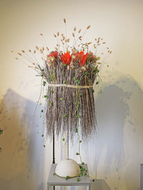 Kerstins Blumenladen Blumen in hohem Gefäß