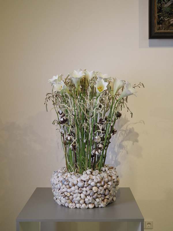 Kerstins Blumenladen Frühlingsblumen in eine Steintopf