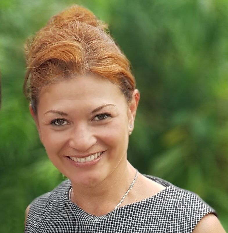 Es ist eine frauensilhouette ohne bild.