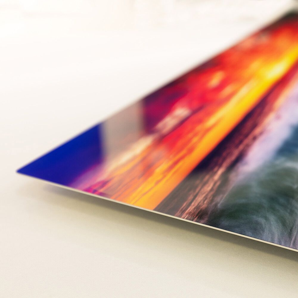 Une impression couleur sur une plaque de métal