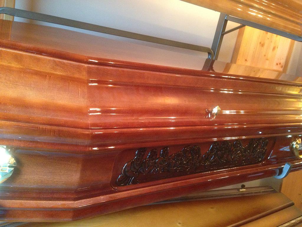 Cercueil propre et brillant
