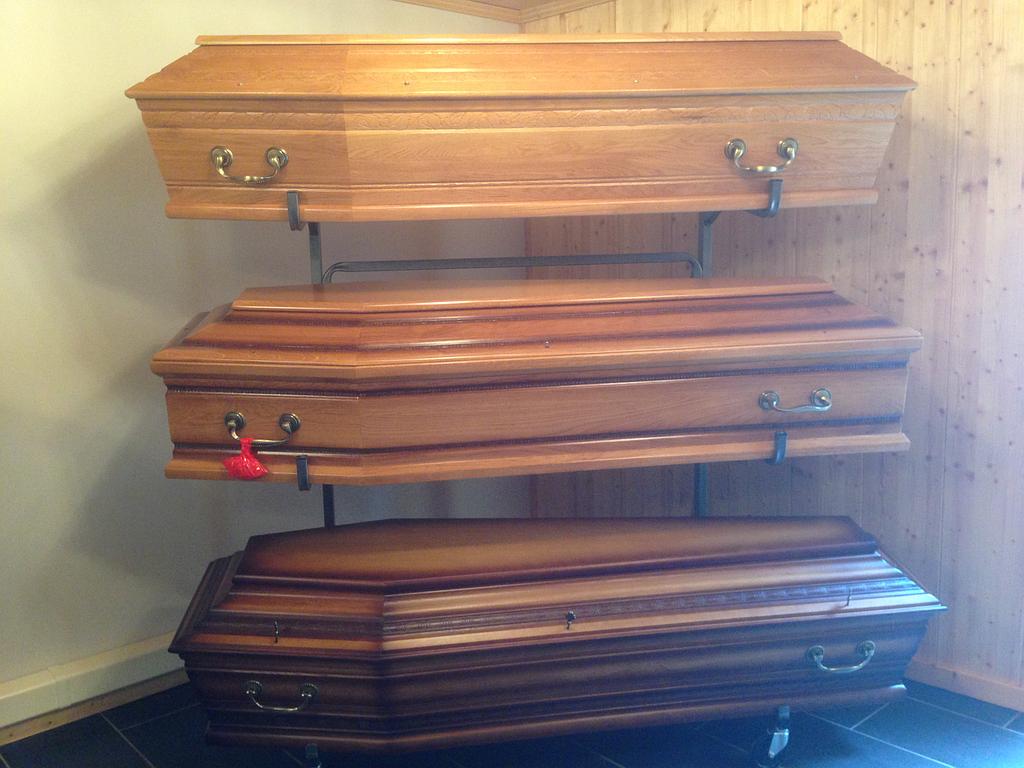 Plusieurs cercueils au choix