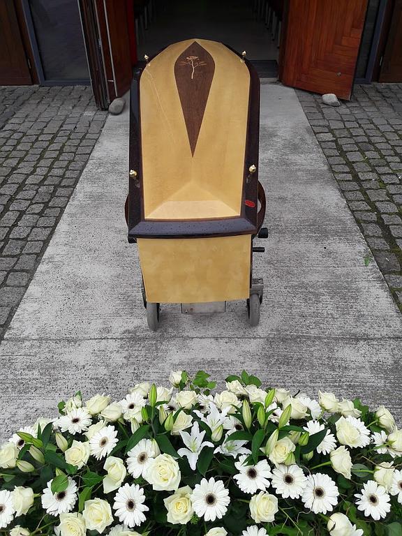 Cercueil de l'entreprise Pompes Funèbres Bock